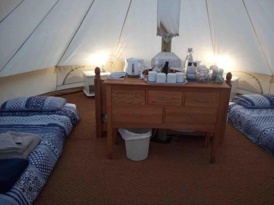 Cox Hill Glamping Badger Hotel Truro Exterior foto